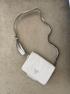 Guess White Leather Crossbody Bag with Silver Logo